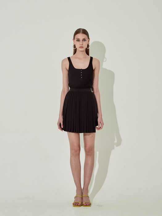 Unbalanced Chic Pleat Mini Skirt [Black]