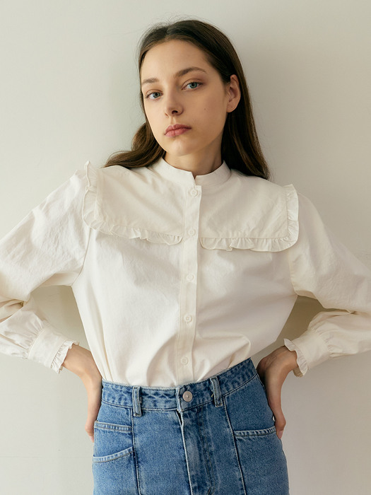 monts 1361 square frill collar blouse (ivory)