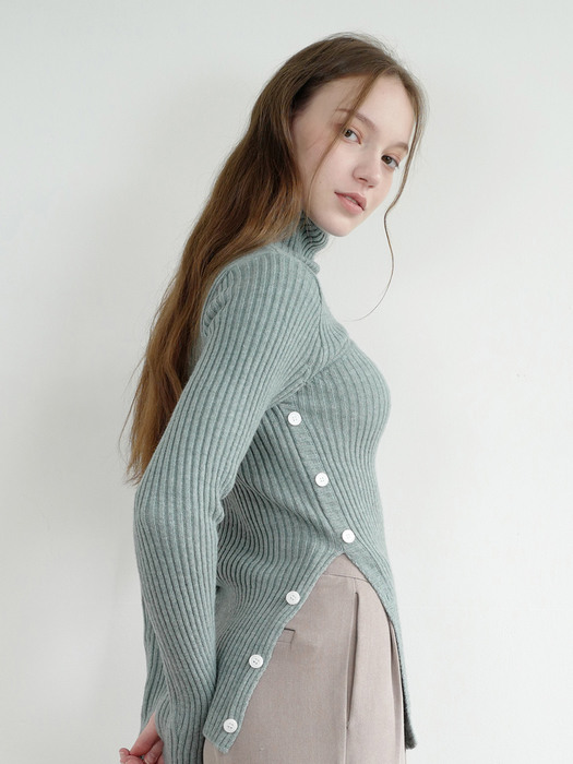 lapping button knit