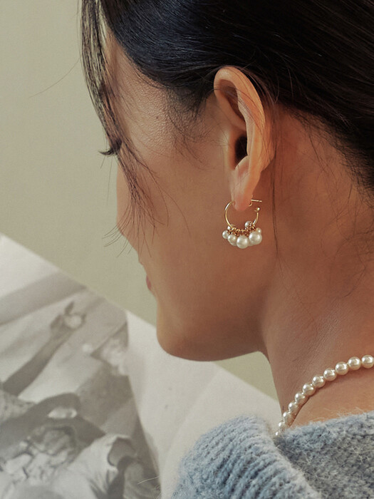 Whiteberry Pearl Hoop Earrings_EC1773