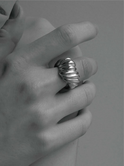 madeleine ring