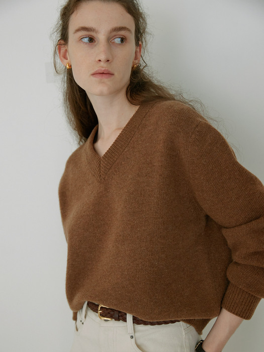 Merino wool loose-fit V neck knit (BROWN)