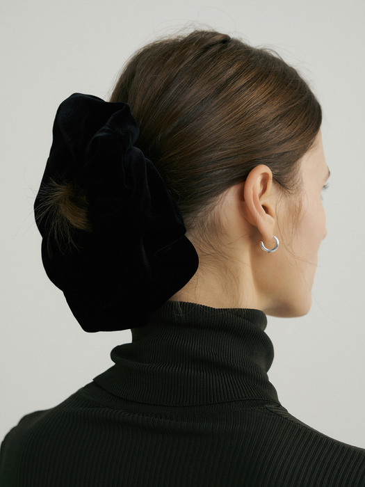 Silk Velvet Scrunchie (L) - Black