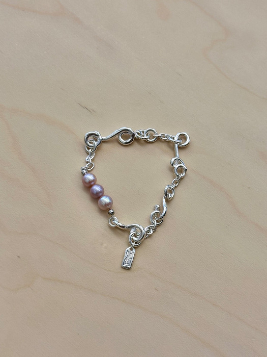 Hairy Pearl Bracelet