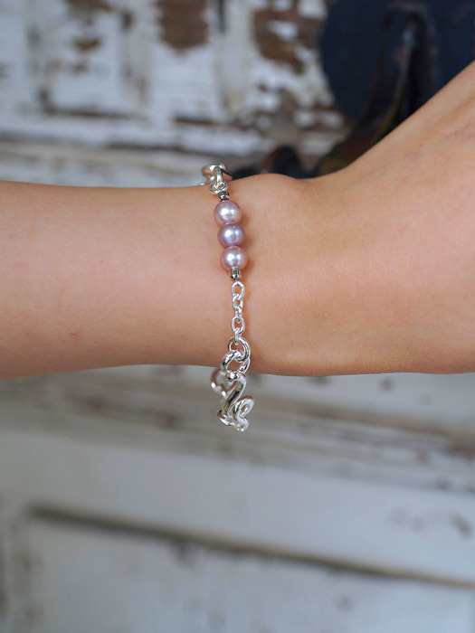 Hairy Pearl Bracelet