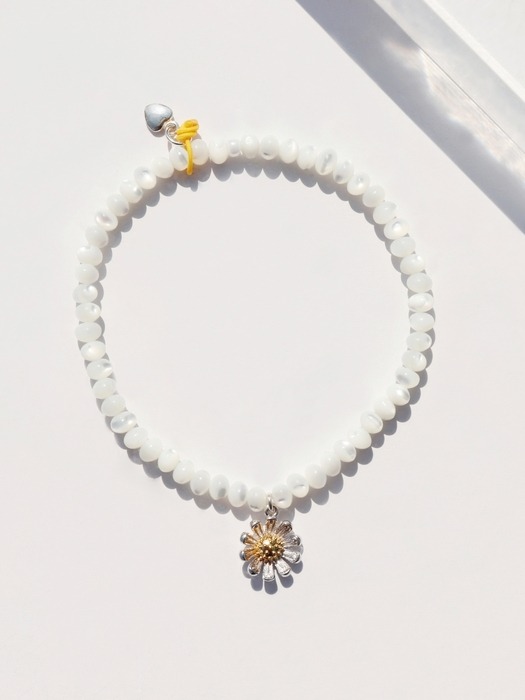 Combi daisy charm mother of pearl beads Bracelet 자개 비즈 골드 실버925 참 데이지 팔찌