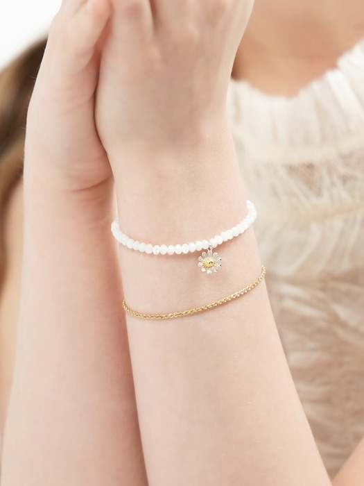 Combi daisy charm mother of pearl beads Bracelet 자개 비즈 골드 실버925 참 데이지 팔찌