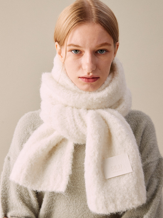 Long cloud boucle knit muffler (IVORY)