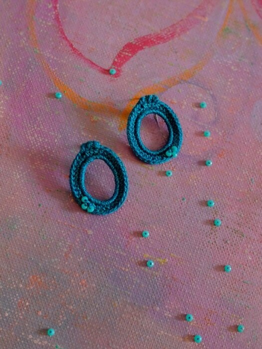 crystal oval knit earring (blue green)