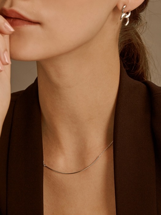 THIN LINES NECKLACE