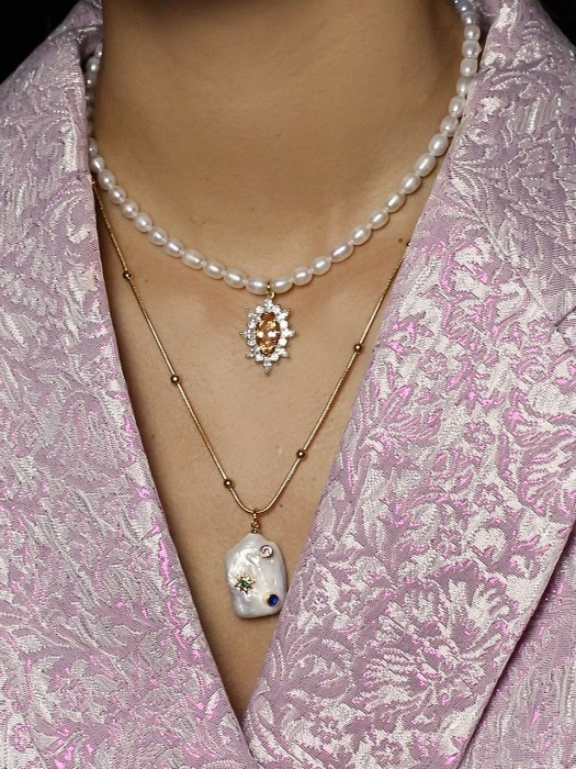 Bliss pearl necklace