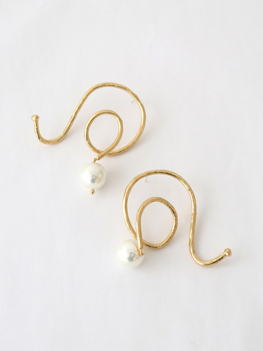 effect line pearl earring - gold