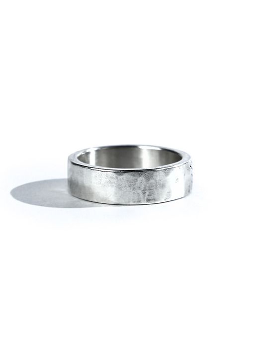 SEWN SWEN SILVER SCRATCH X HAMMER HALF RING