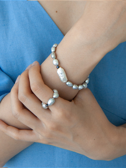 Grey Pearl Band Bracelet
