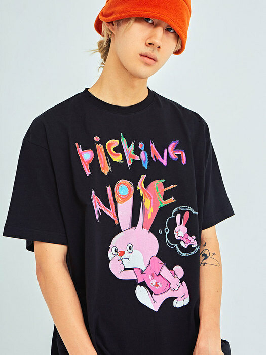 Picking nose tee_Black