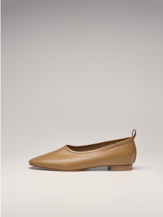 MIRIAM FLATS IN BEIGE