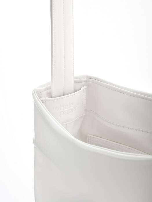 Curved leather bag (L) _ white