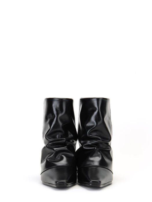 Pointed Wrinkle Leather Boots (Black)