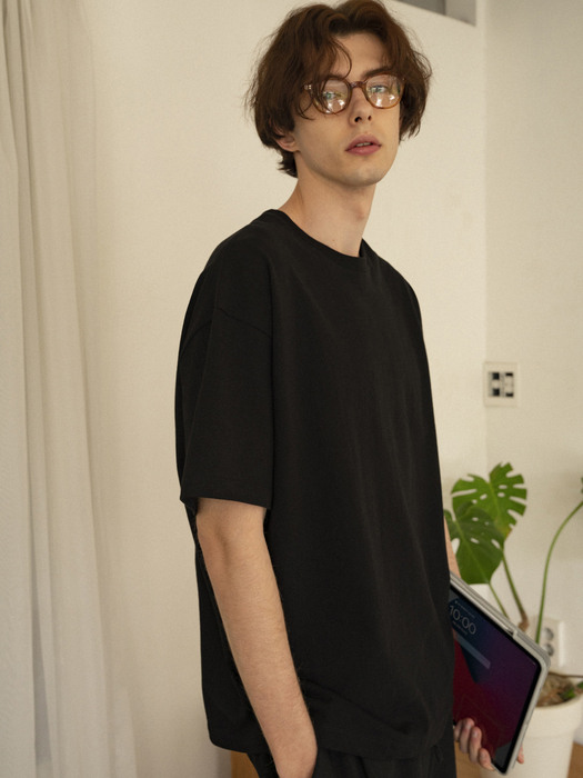 TA-154 Everyday T-shirt_Black