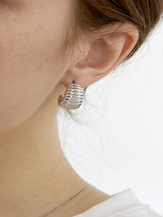 Hebe Stripe Pattern Earring