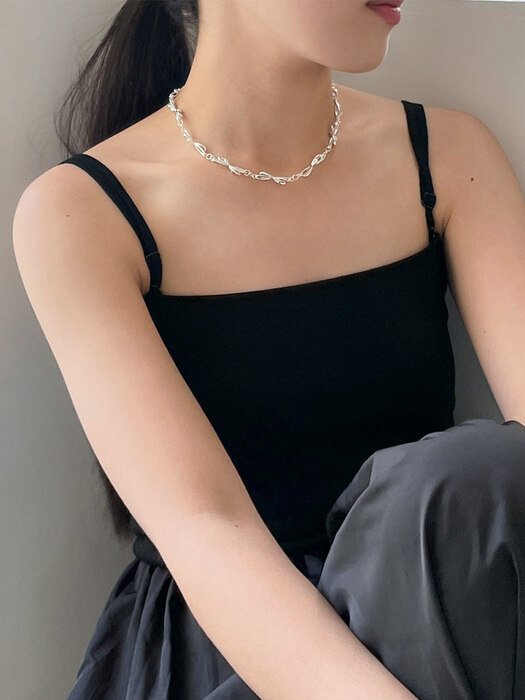 Plain necklace