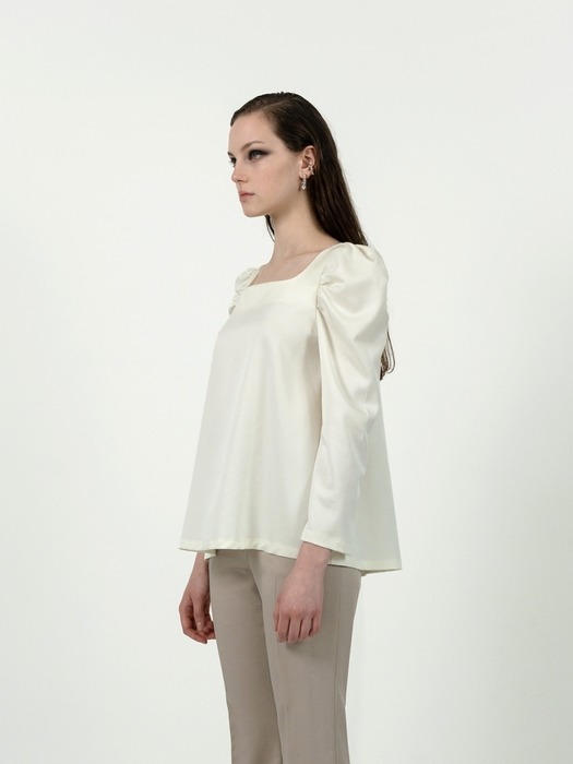 Talia gathered-shoulder blouse (Ivory)