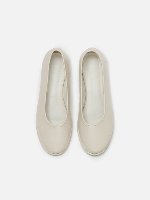 Danghye flat shoes Ivory