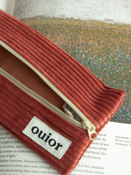 ouior flat pencil case - corduroy brick red (middle zipper)