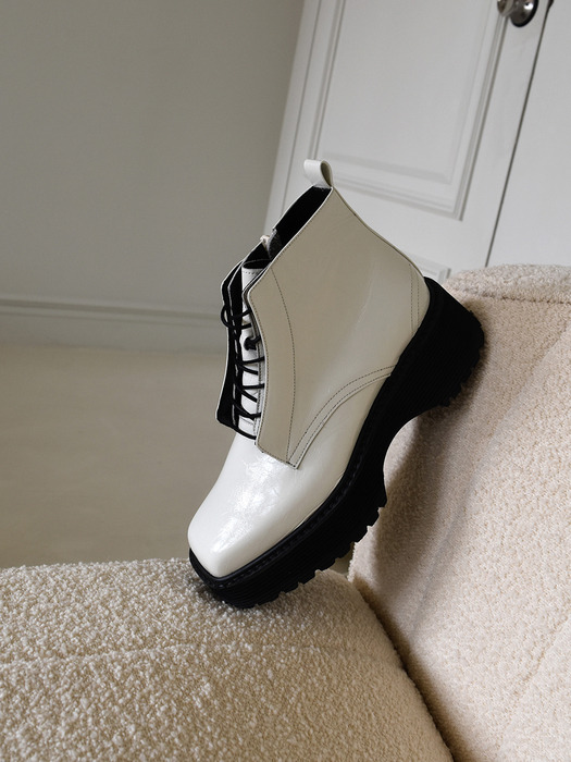 Wrinkle Square Line Platform Ankle Boots - White