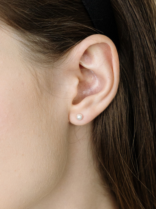HFS032 Shiny silver ball earrings (925silver)