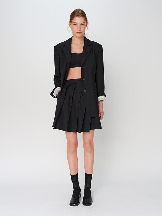 UNBALANCED PLEATS SKIRT / BLACK