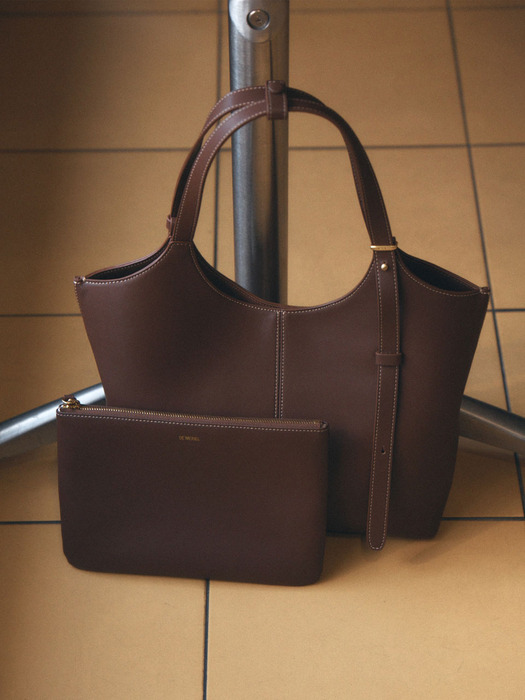 90 Veneta Bag Medium Wood Brown