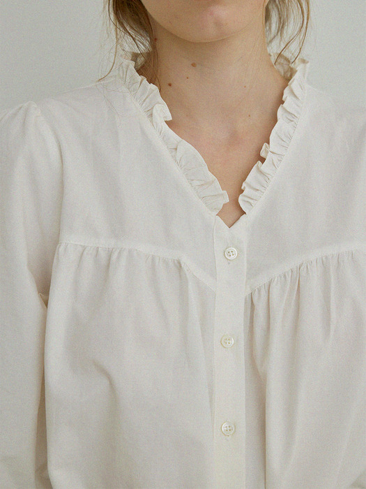 Lieben frill blouse (Ivory)