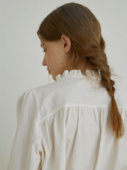 Lieben frill blouse (Ivory)