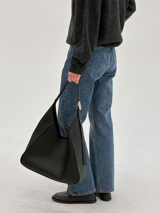 [단독][3차 리오더] Plaque Hobo Bag Shrunken Black 플라크 호보백 슈렁큰 블랙