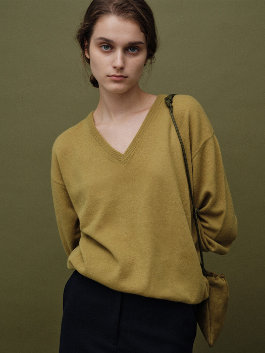 Puno v-neck pullover (Olive)