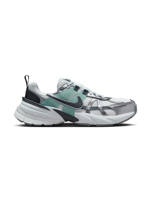 [HQ3484-121] W NIKE V2K RUN
