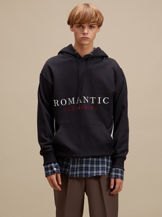 ROMANTIC TE. HOODIE