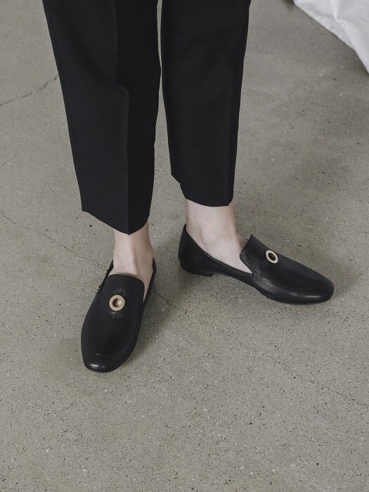 LWF18-8-1 Gold-ring Classic Loafer_Black
