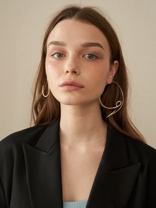 Flow Moment Earring