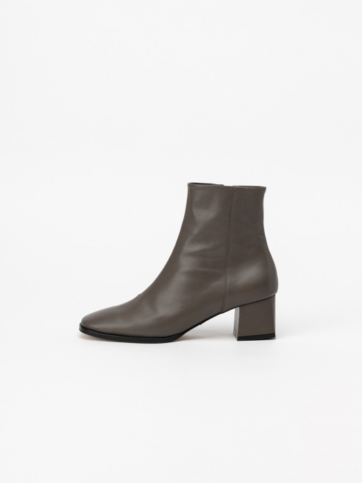 Lykita Boots in Solid Gray