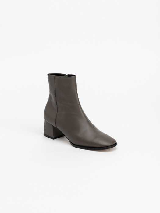 Lykita Boots in Solid Gray