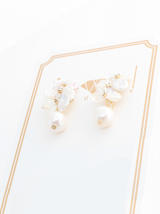 Flowery Pearl drop Earrings