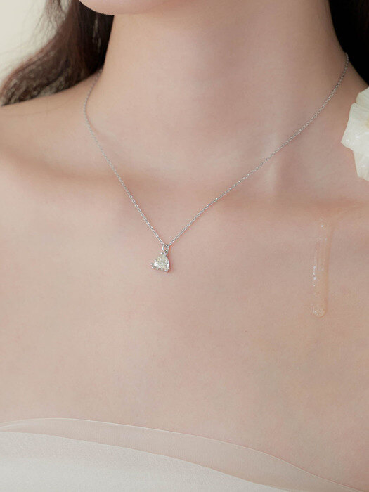 Trilliant triangle necklace_ Shimmer grey