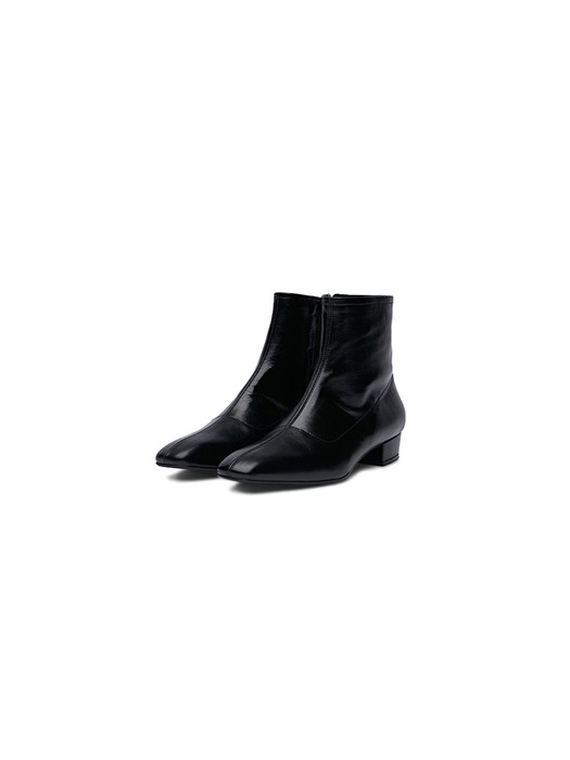 Creased leather boots_black