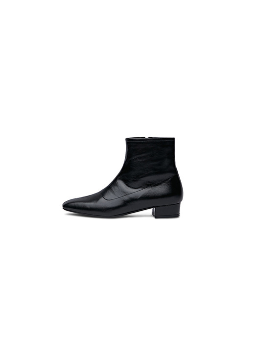 Creased leather boots_black