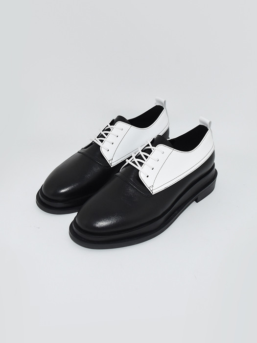 Two-Tone Classic Oxford Shoes