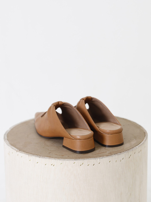 Pointed ribbon mules Camel