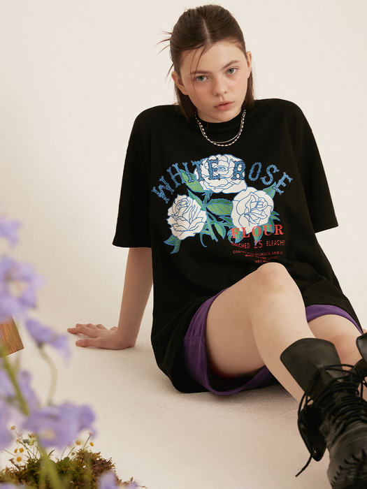 WHITE ROSE OVER FIT T-SHIRT BLACK