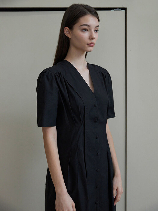 V-shirring dress (black)